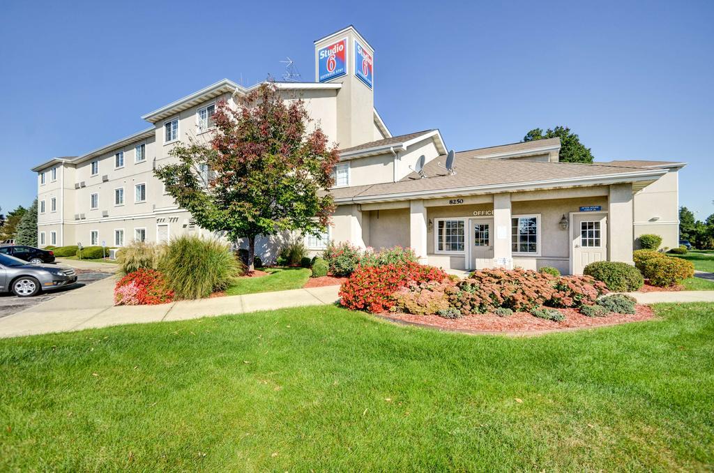 Rodeway Inn Fishers Indianapolis Exterior photo